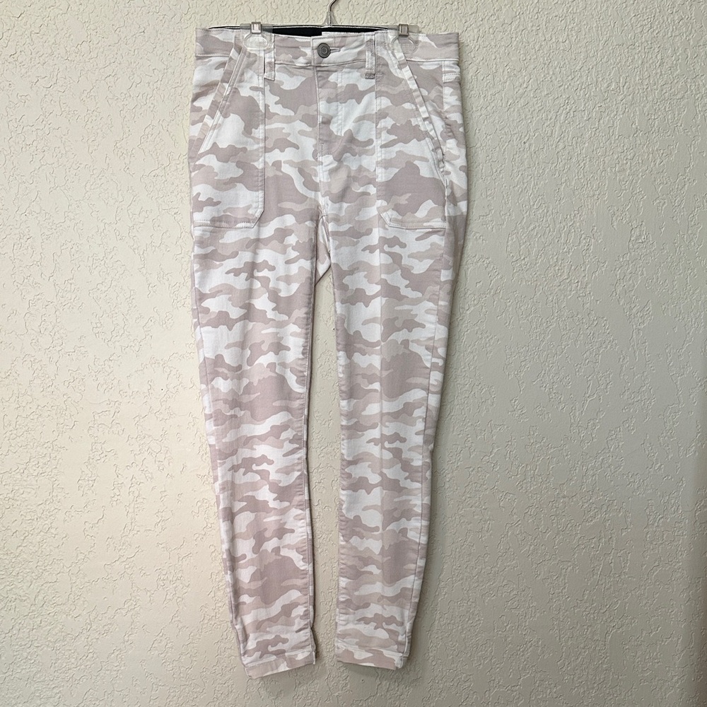 Knox Rose Women’s Slim Camo Jeans in Light Beige 2